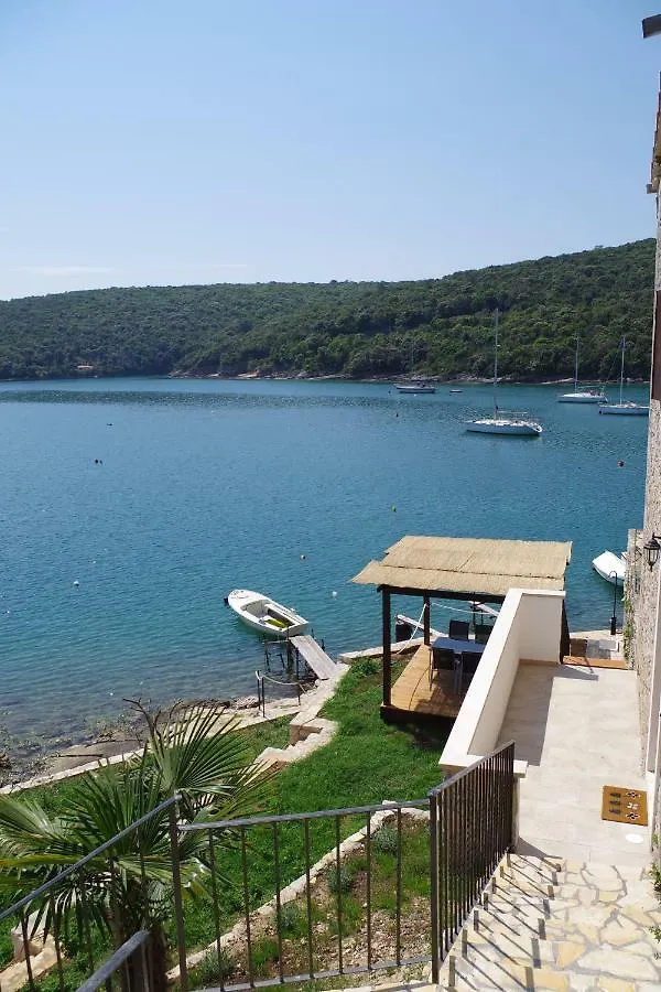 Apartment Alba 2+2 Few Steps From Sea In Krnica