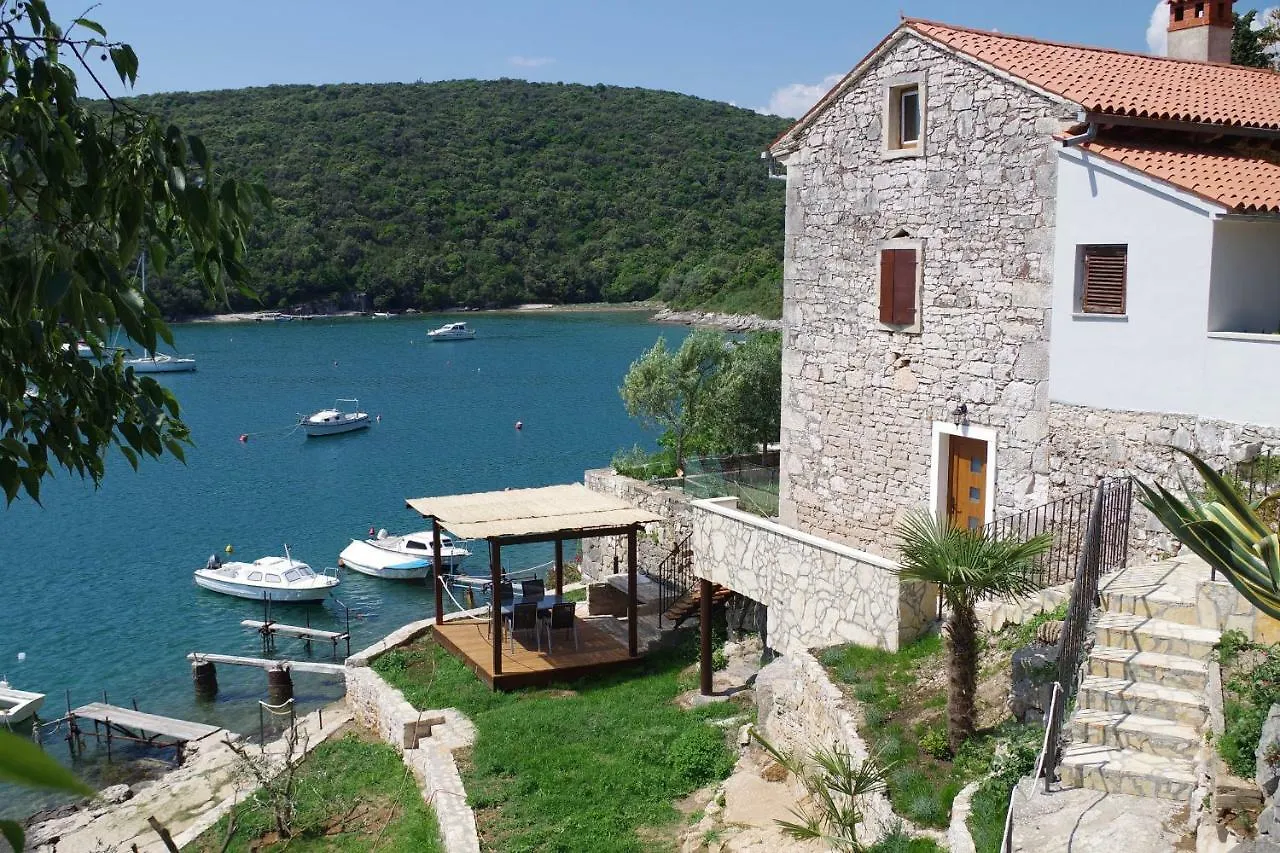 Apartment Alba 2+2 Few Steps From Sea In Krnica