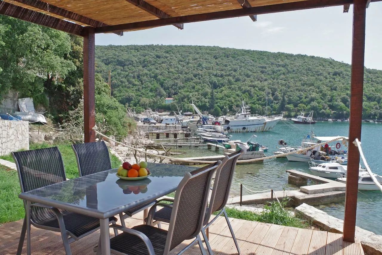 Apartment Alba 2+2 Few Steps From Sea In Krnica
