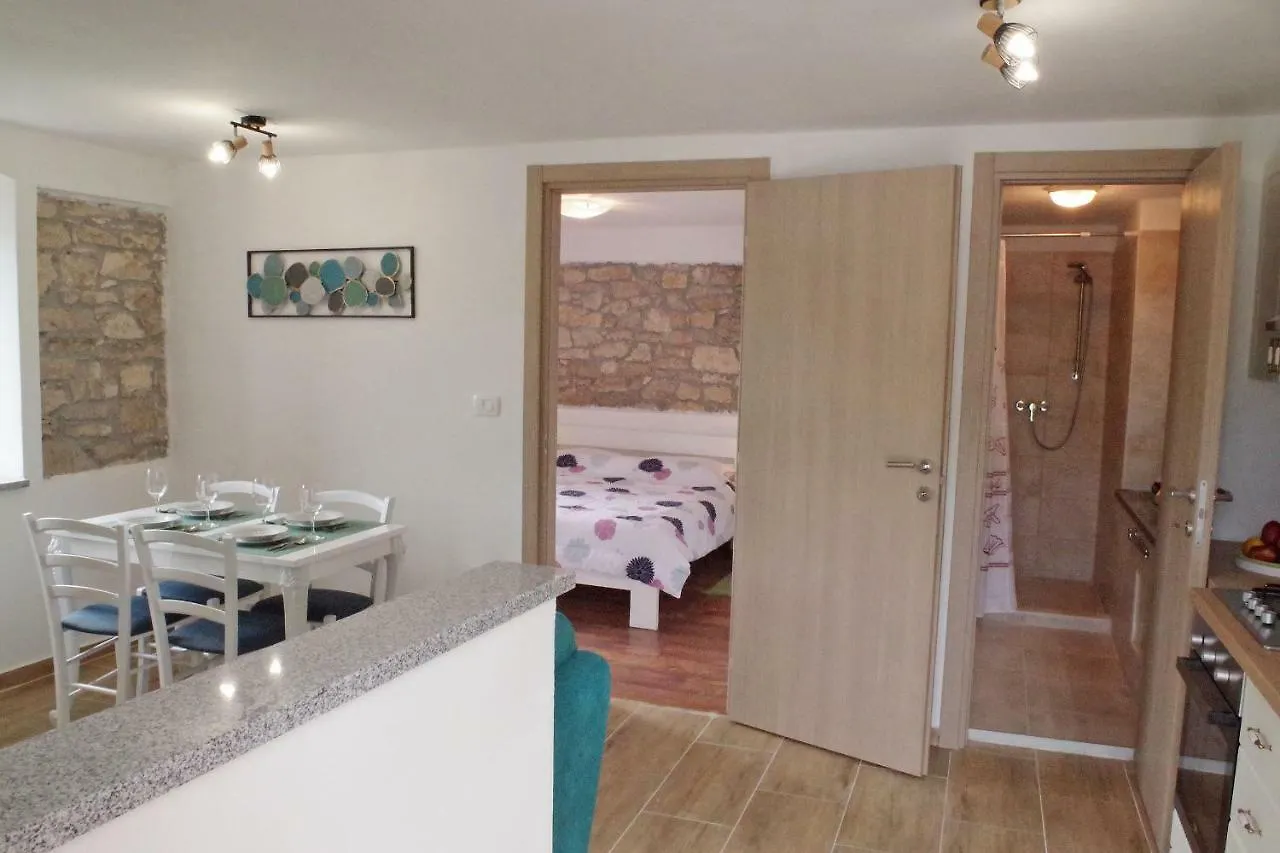 Apartment Alba 2+2 Few Steps From Sea In Krnica 0*,